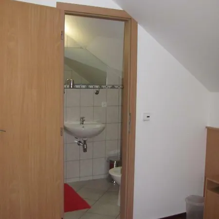Sindleruv Dvur 3* Krmelin