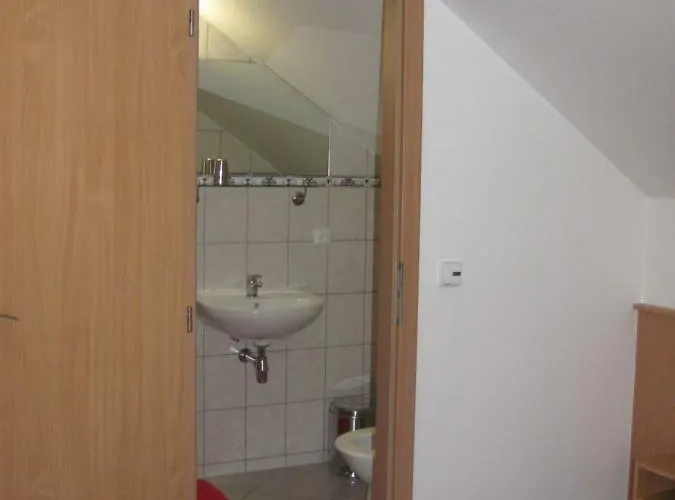 Sindleruv Dvur 3* Krmelin