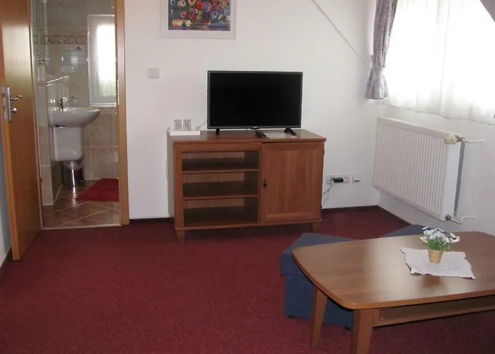 Sindleruv Dvur 3* Krmelin